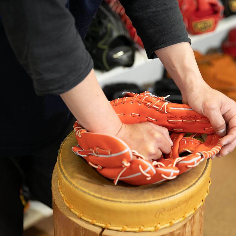 グローブの型付けがしっかりしている