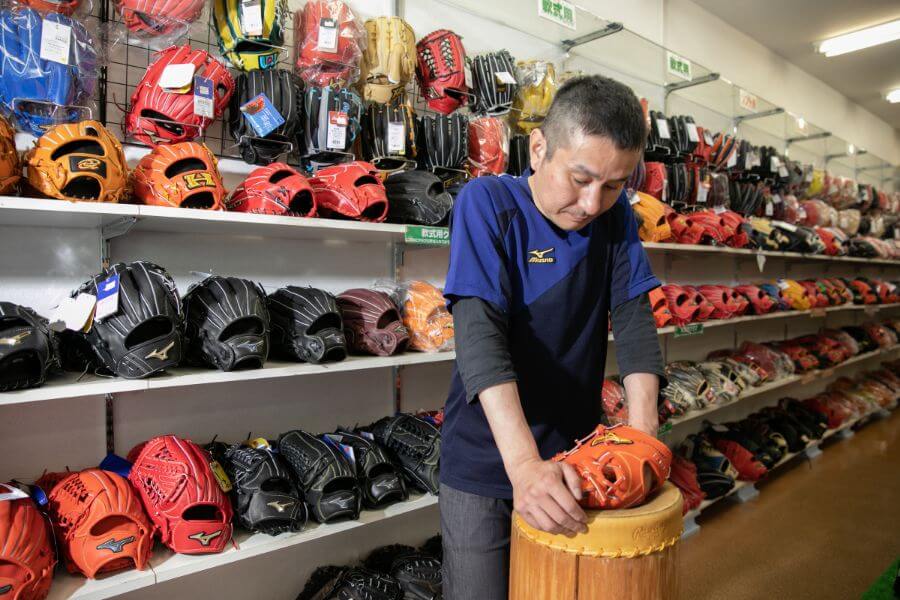 ムサシ流グローブ型付け「手もみ加工」