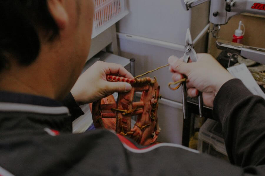 ムサシのグローブ修理