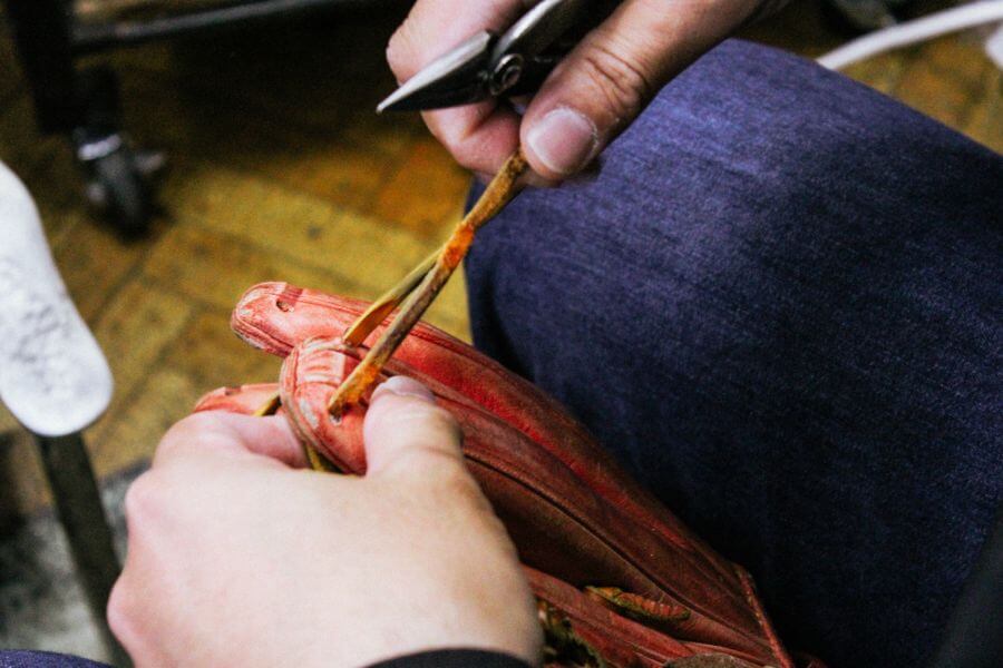 「愛着のあるグローブを長く使ってほしい」「思い出の詰まった古いグローブを補修して、もう一度使ってほしい」