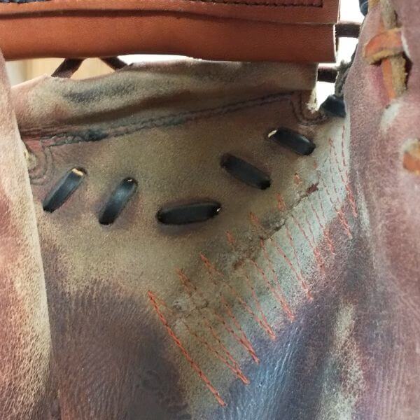 他店購入のグローブ・ミット、断られた修理もお任せください