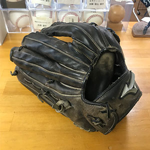 ミズノ硬式グローブ・紐交換前